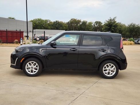 Certified 2025 Kia Soul LX w/ LX Technology Package FWD image 4