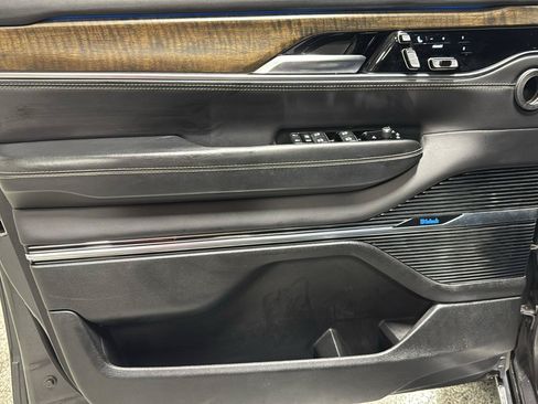 Used 2022 Jeep Grand Wagoneer Series I w/ Flexible Seating Group AWD/4WD image 18