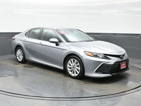 Used 2023 Toyota Camry LE image 8