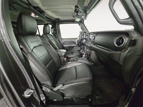 Used 2023 Jeep Wrangler Unlimited Sahara w/ Cold Weather Group image 15