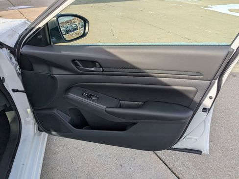 Used 2025 Nissan Altima 2.5 S image 29