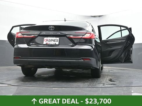 Used 2025 Toyota Camry LE image 72