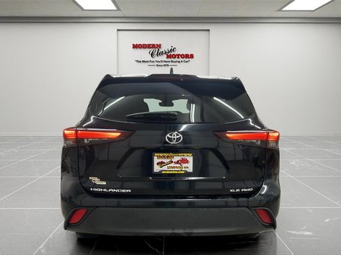 Used 2024 Toyota Highlander XLE image 6