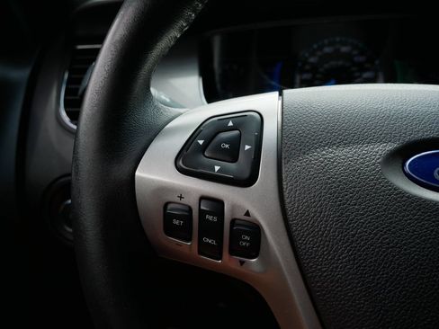 Used 2015 Ford Taurus SEL w/ Equipment Group 201A FWD image 17