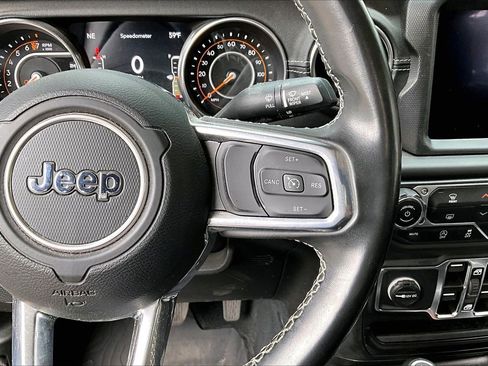 Used 2022 Jeep Gladiator Overland w/ Popular Equipment Package image 11