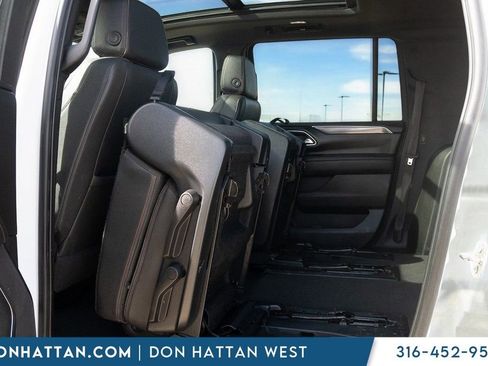 Used 2023 Chevrolet Suburban RST w/ Luxury Package image 21