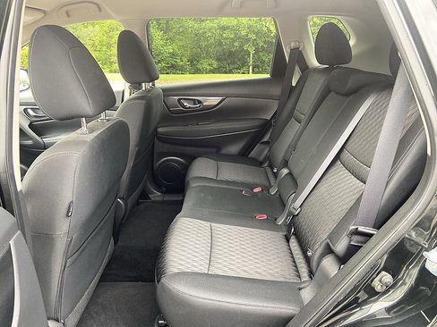 Used 2019 Nissan Rogue S w/ Special Edition Package FWD image 12