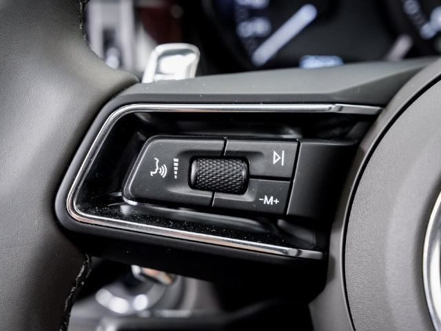 Certified 2026 Porsche Macan AWD/4WD image 12