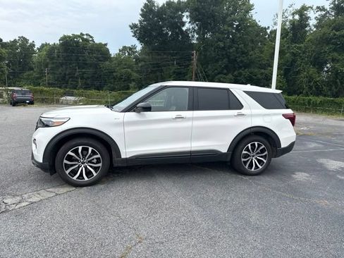 Used 2022 Ford Explorer ST-Line w/ Class IV Trailer Tow Package RWD image 8