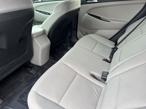 Used 2020 Hyundai Tucson SE image 11