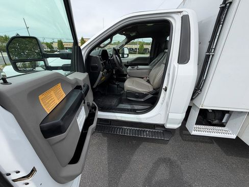 Used 2019 Ford F550 4x4 Regular Cab Super Duty image 11