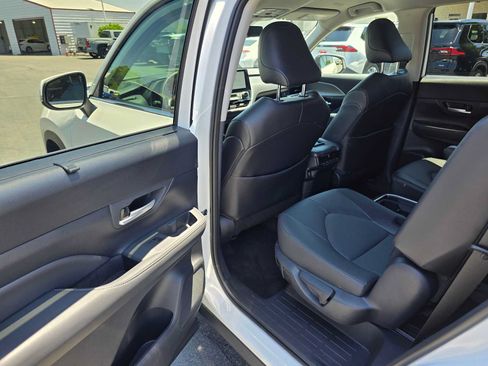 Used 2026 Toyota Grand Highlander FWD image 16