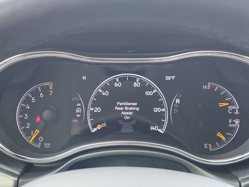 Used 2020 Jeep Grand Cherokee Limited image 17