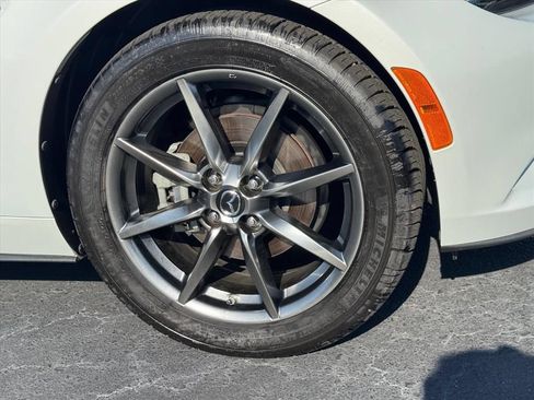 Used 2019 MAZDA MX-5 Miata Grand Touring RWD image 9