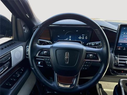 Used 2023 Lincoln Navigator L Reserve AWD/4WD image 16