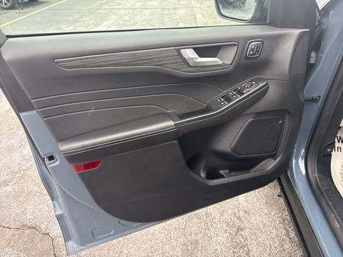 Used 2025 Ford Escape Platinum image 27