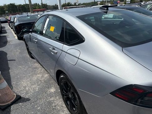 Used 2025 Honda Accord SE image 7