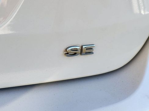 Used 2016 Ford Focus SE w/ Reverse Sensing Package image 16