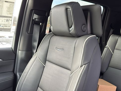 New 2026 Cadillac Escalade Luxury image 24