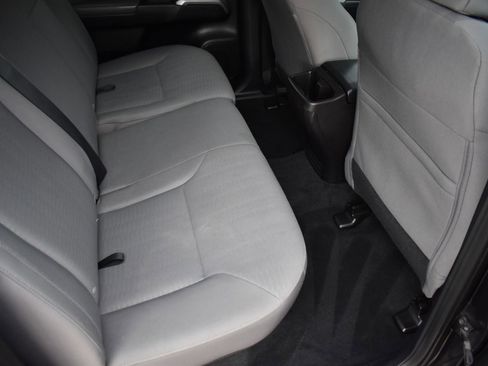 Used 2016 Toyota Tacoma SR5 image 38