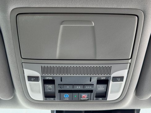 Used 2018 Acura MDX w/ Technology Package FWD image 32