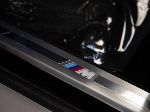 Certified 2025 BMW 760i xDrive w/ Executive Package image 36