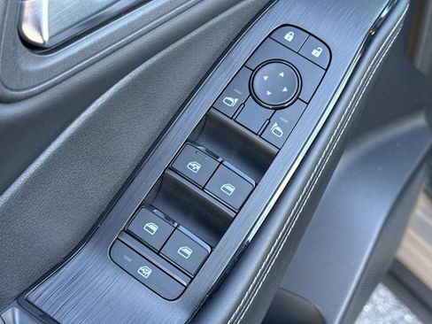 Used 2024 Nissan Rogue SV image 16