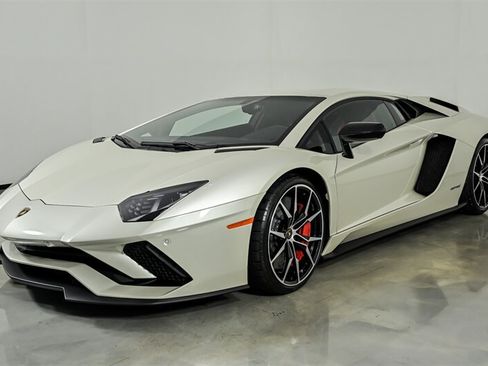 Used 2017 Lamborghini Aventador S AWD/4WD image 5