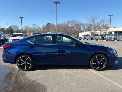 Used 2024 Nissan Altima 2.5 SR image 9
