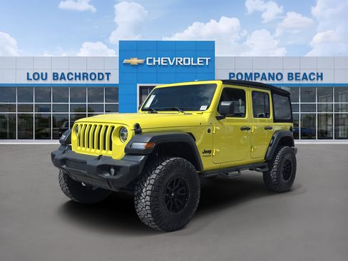 Used 2022 Jeep Wrangler Unlimited Sport AWD/4WD image 3