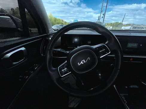 Used 2025 Kia Sorento S FWD image 22