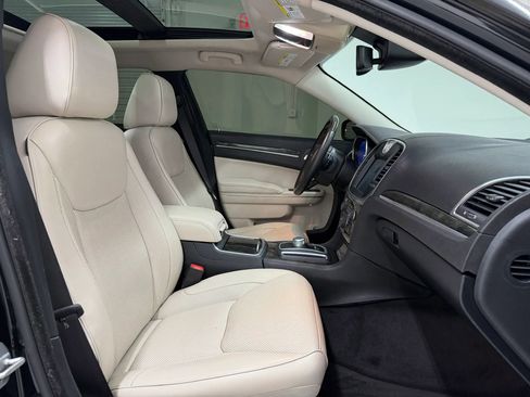 Used 2017 Chrysler 300 C w/ Safetytec Plus Group RWD image 11