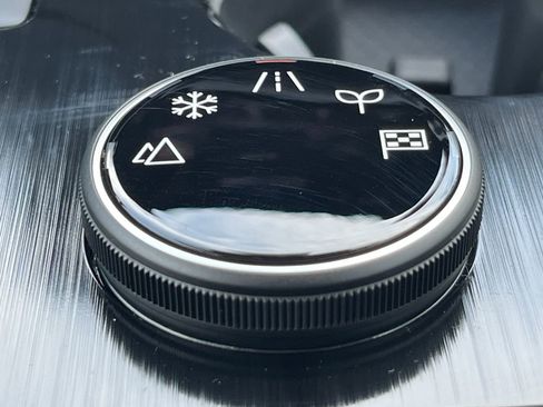 New 2026 Nissan Rogue SV image 33