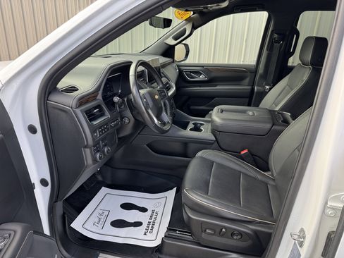 Used 2022 Chevrolet Suburban Premier image 9
