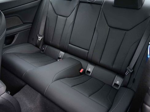 Used 2025 BMW 430i Coupe w/ M Sport Package image 8