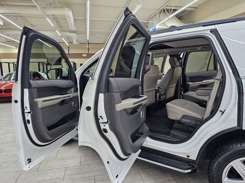 Used 2020 Ford Expedition XLT w/ Equipment Group 202A image 17