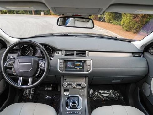 Used 2018 Land Rover Range Rover Evoque SE Premium AWD/4WD image 16