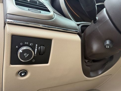 Used 2017 Jeep Grand Cherokee Overland image 21