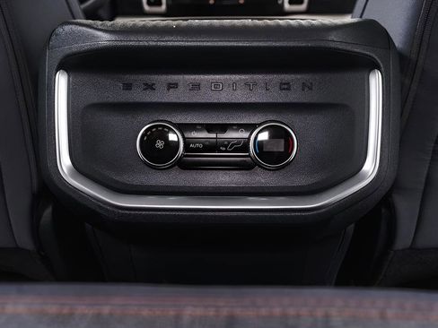 Used 2025 Ford Expedition Max Active AWD/4WD image 33