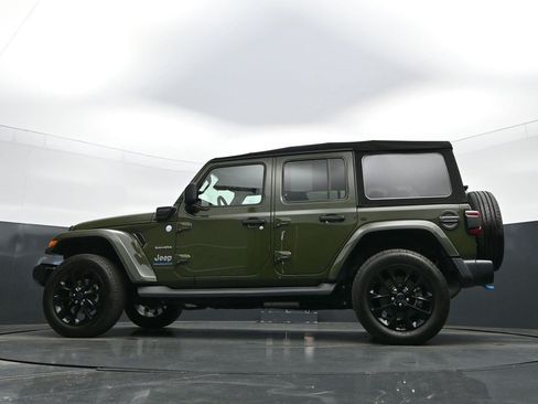 Used 2024 Jeep Wrangler Unlimited Sahara w/ Technology Group AWD/4WD image 33
