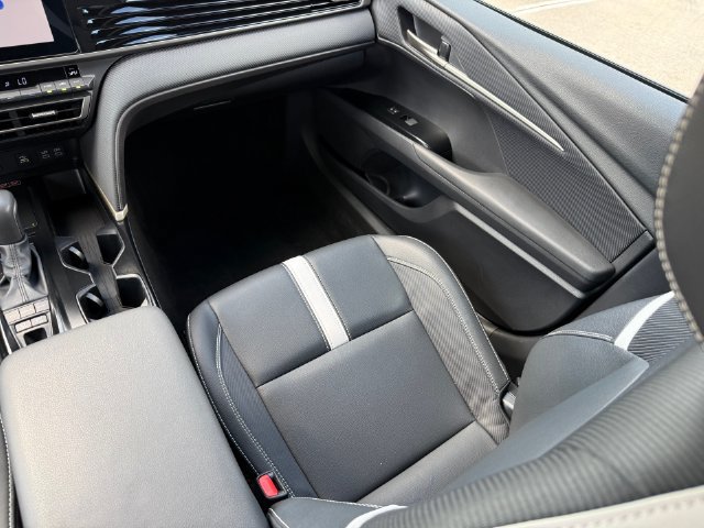 Used 2026 Toyota Camry SE FWD image 25