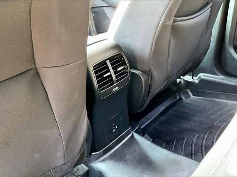 Used 2020 Ford Escape SE image 10