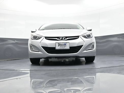 Used 2015 Hyundai Elantra SE w/ Option Group 03 FWD image 26
