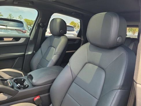 Certified 2024 Porsche Cayenne AWD/4WD image 16