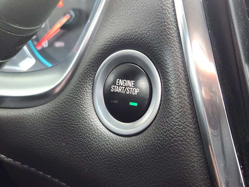 Used 2023 Chevrolet Traverse LT AWD/4WD image 12