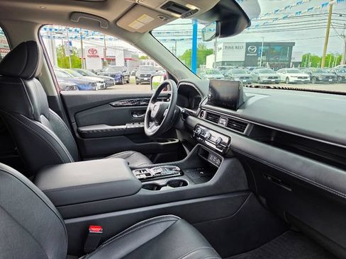 Used 2025 Honda Pilot Elite image 11