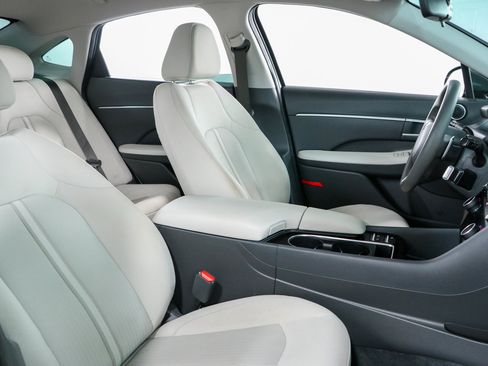 Used 2025 Hyundai Sonata SEL FWD image 26