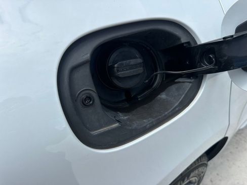 Certified 2023 Porsche Macan S AWD/4WD image 43