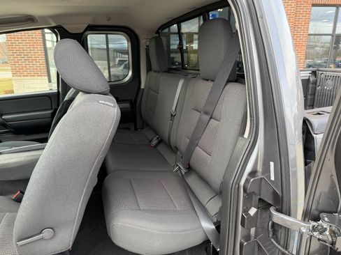 Used 2014 Nissan Titan SV image 27