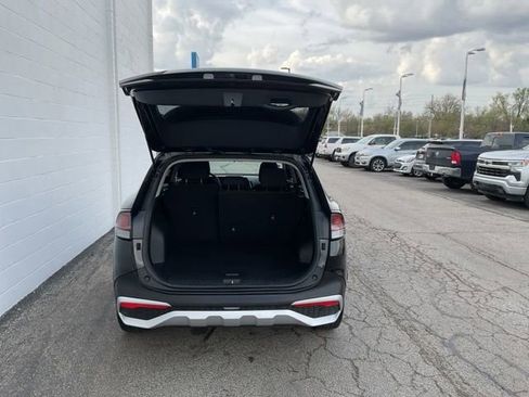 Used 2025 Kia Sportage LX FWD image 8